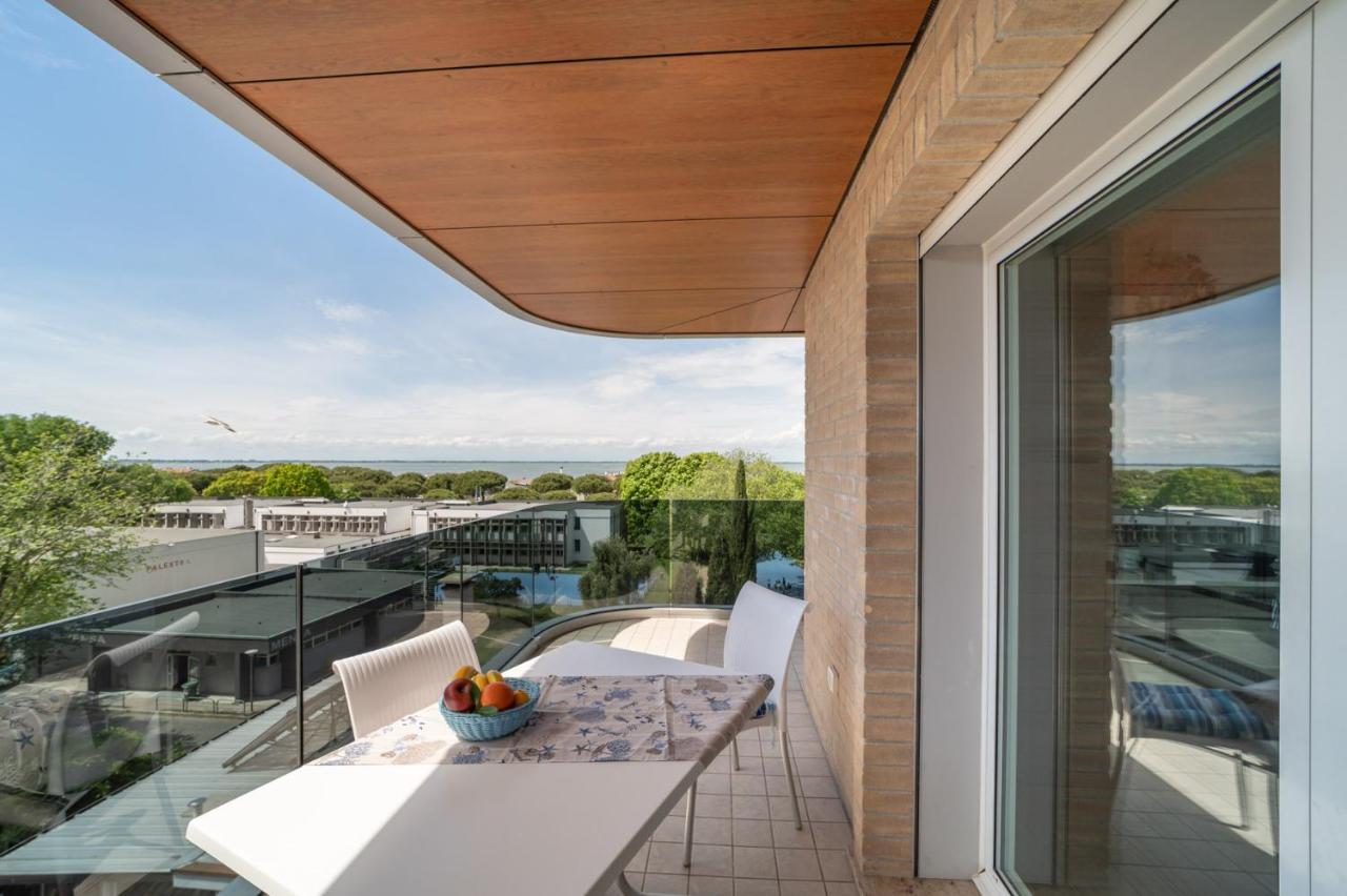 Apartamento Residenza Monica Lignano Sabbiadoro Exterior foto