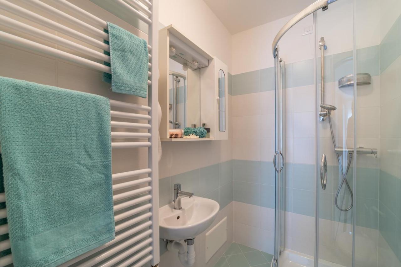 Apartamento Residenza Monica Lignano Sabbiadoro Exterior foto