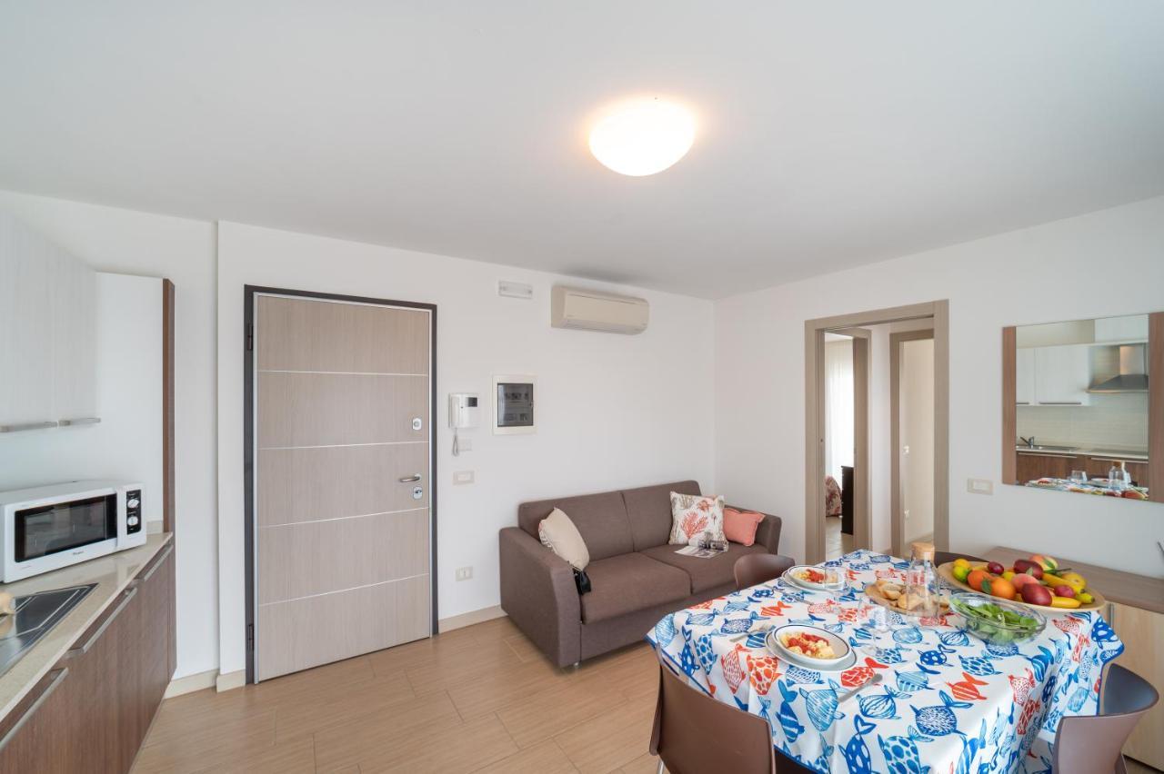 Apartamento Residenza Monica Lignano Sabbiadoro Exterior foto