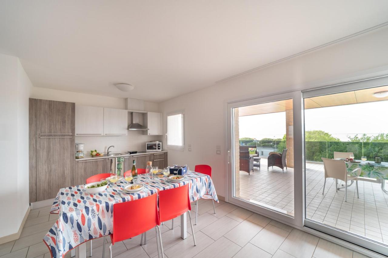 Apartamento Residenza Monica Lignano Sabbiadoro Exterior foto
