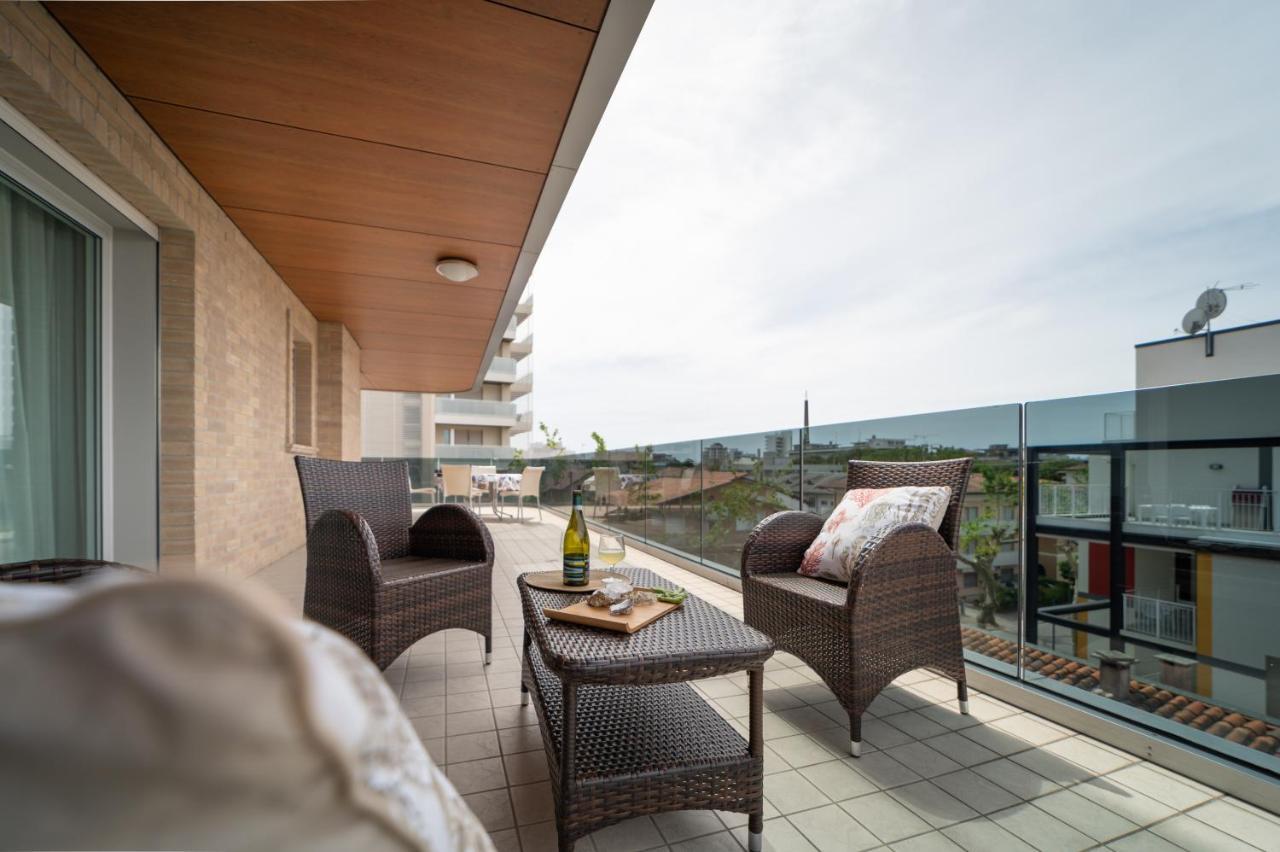 Apartamento Residenza Monica Lignano Sabbiadoro Exterior foto