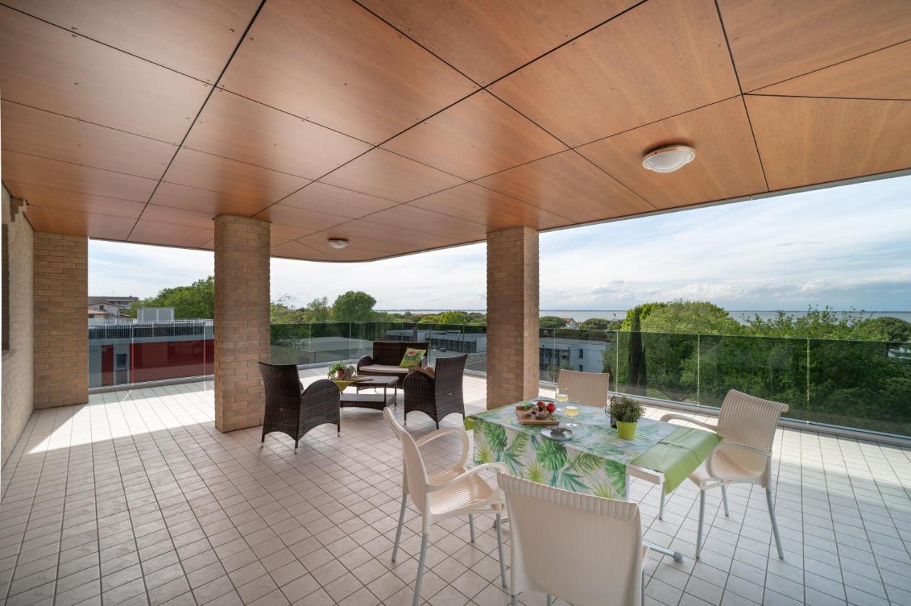Apartamento Residenza Monica Lignano Sabbiadoro Exterior foto