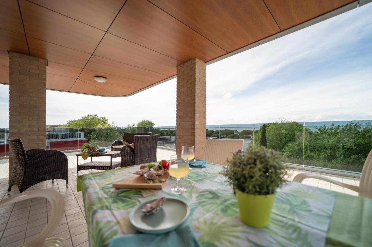 Apartamento Residenza Monica Lignano Sabbiadoro Exterior foto