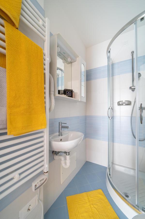 Apartamento Residenza Monica Lignano Sabbiadoro Exterior foto