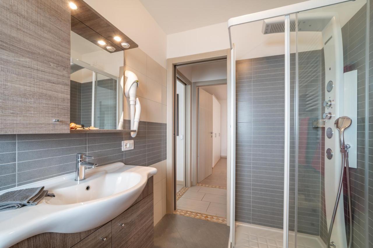 Apartamento Residenza Monica Lignano Sabbiadoro Exterior foto