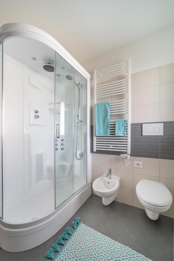 Apartamento Residenza Monica Lignano Sabbiadoro Exterior foto
