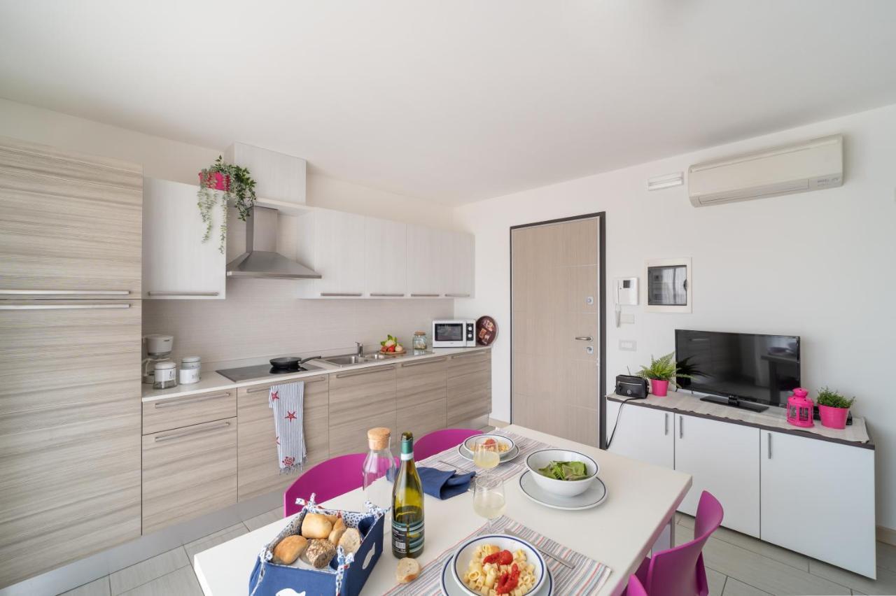 Apartamento Residenza Monica Lignano Sabbiadoro Exterior foto