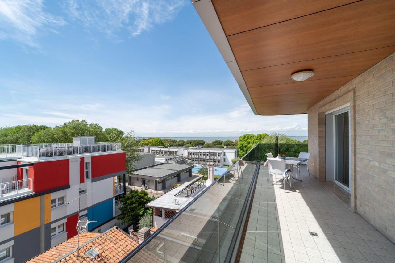 Apartamento Residenza Monica Lignano Sabbiadoro Exterior foto